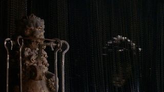 38. Призрак дома на холме (1999)