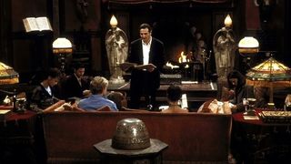 57. Призрак дома на холме (1999)