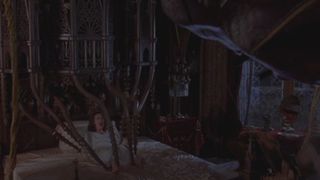 60. Призрак дома на холме (1999)