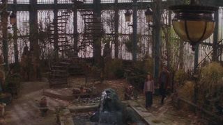 61. Призрак дома на холме (1999)