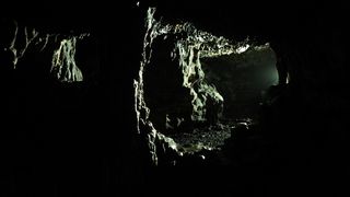 2. Пещера (2013)
