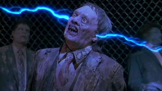 43. Возвращение живых мертвецов 2 (1988)